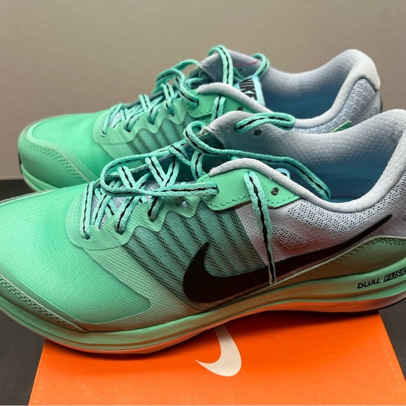 Women’s Nike Dual Fusion - Brand new in box - Size 6.5 - Picture 3 of 8